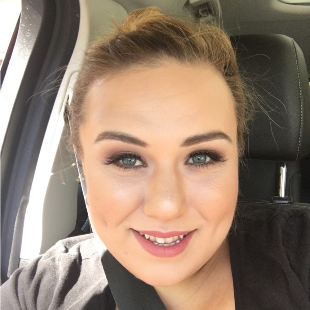 Meet your Posher, Arielle